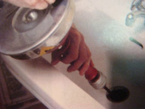 Plombier Levallois Perret 06.69.63.94.94