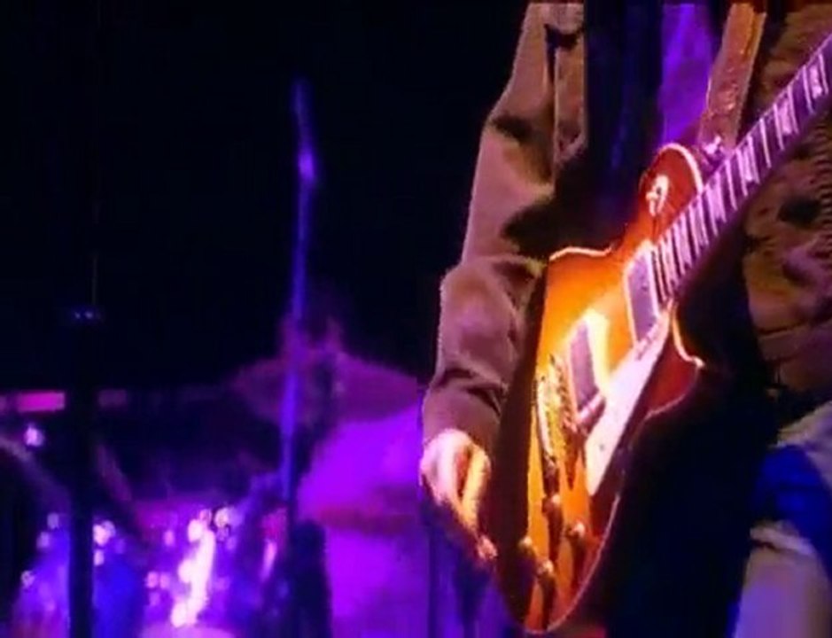 Oasis - Live Forever (Live Wembley 2000)