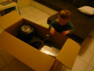 Maxence et son cadeau d'anniversaire