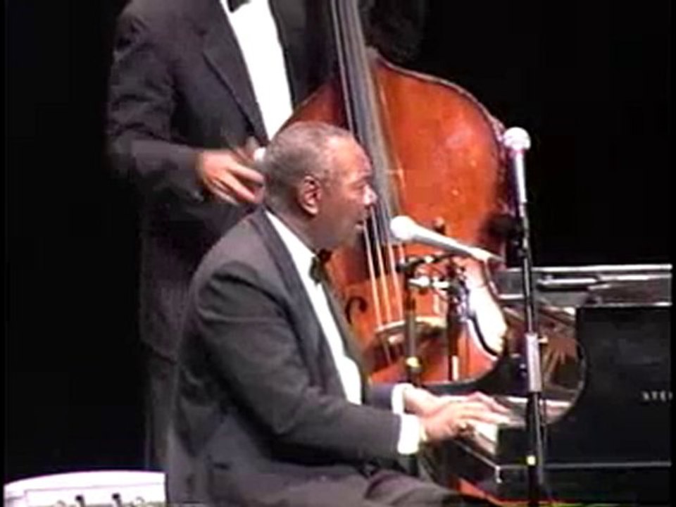 FREDDY COLE  LIVE  UNFORGETTABLE