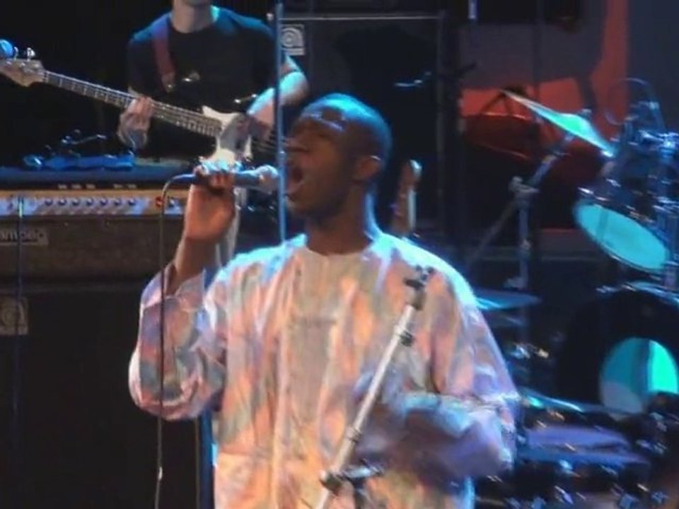 DEBADEMBA   sur le Pont des Artistes "FRANCE INTER "