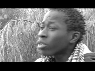 Clip "respect" de Dokou noir et blanc