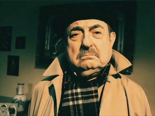 Mil cretinos - Clip 07