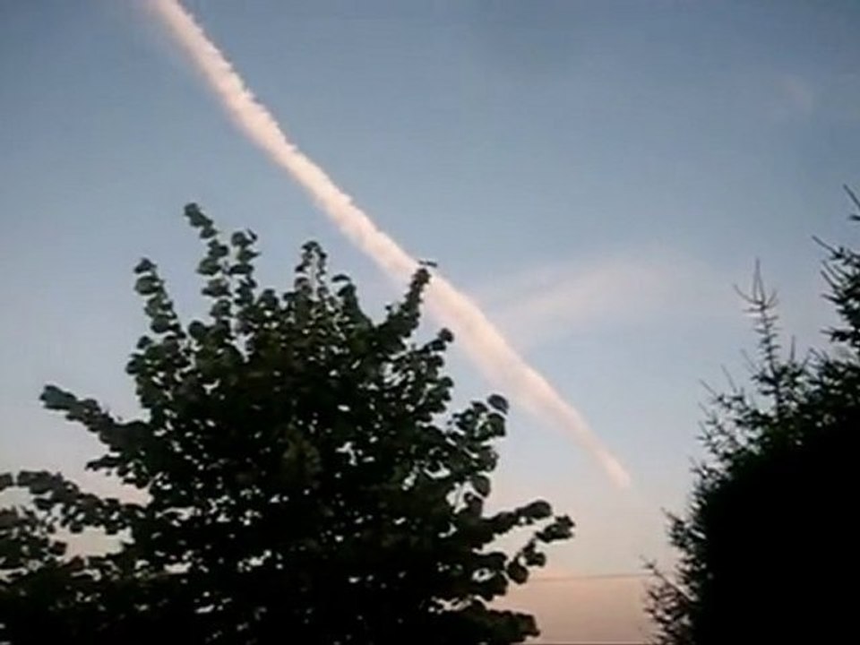 CHEMTRAILS  DÉPOPULATION MONDIALE CHEMTRAILS DANGER