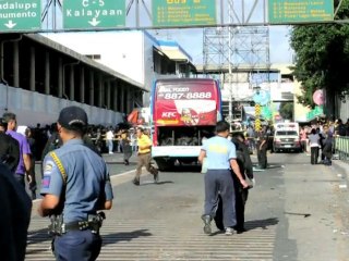 Bus blast in Manila kills at least four