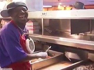 Flavor Flav fait la pub de son Flav's Fried Chicken