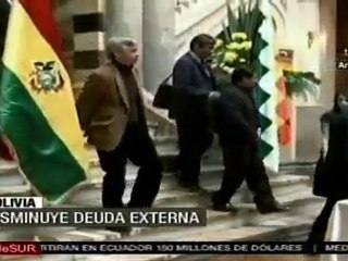 Bolivia redujo su deuda externa en un 50%