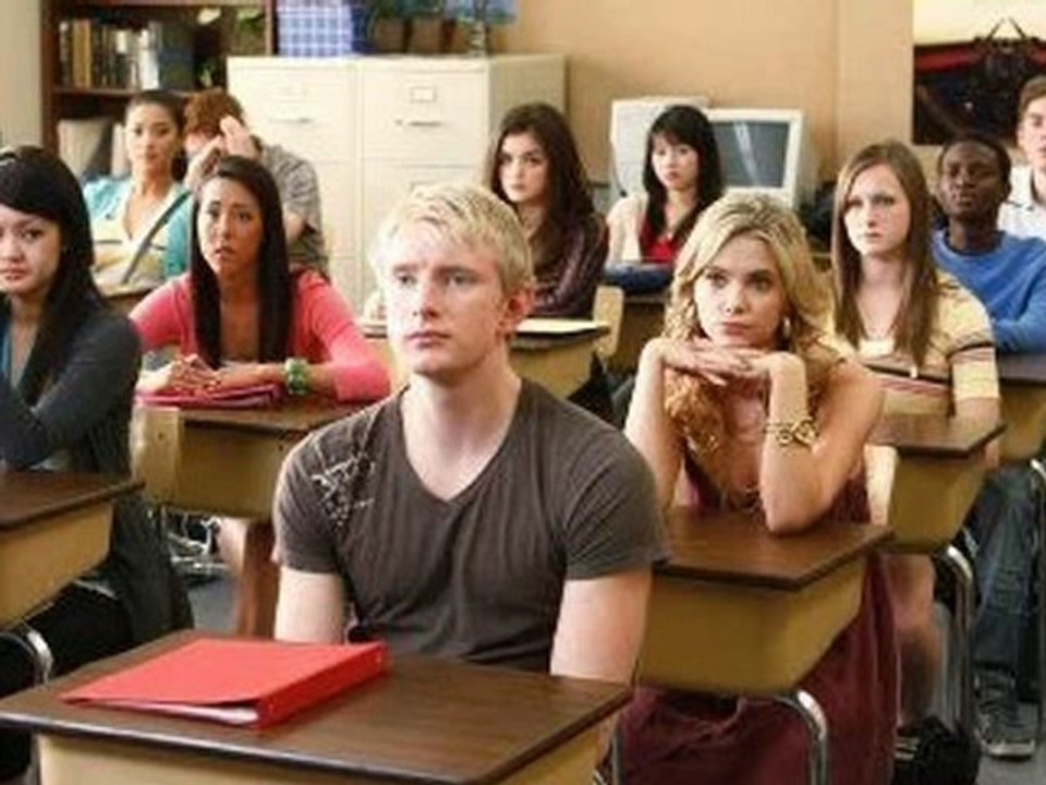 Pretty Little Liars Season 1 Episode 16  Je Suis Un Ami