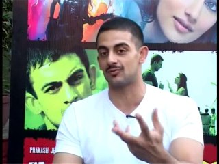 Movie YEH SAALI ZINDAGI Interview