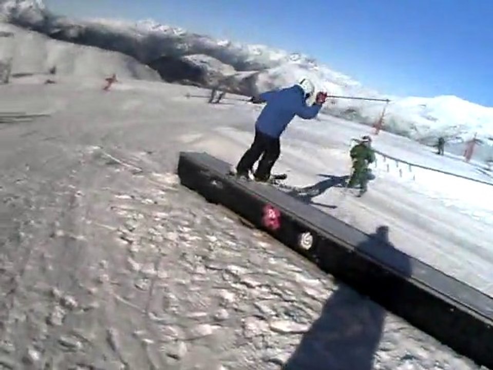 Eliot-FlatBox-180-Out