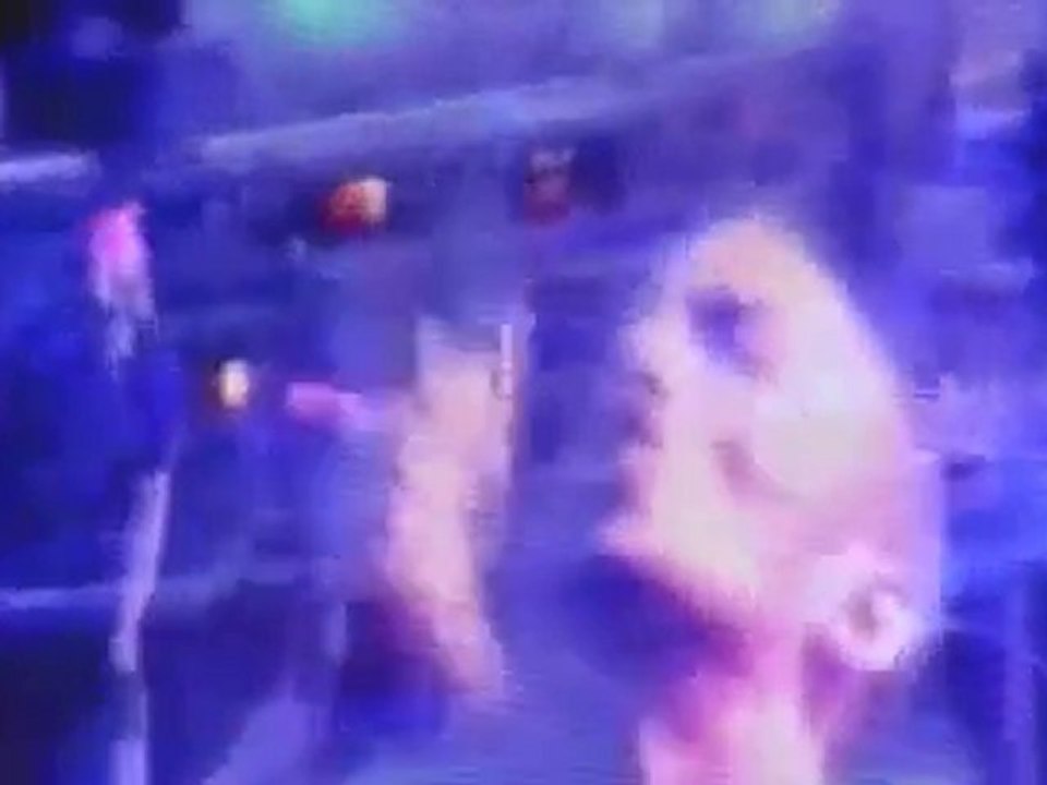 Tricky - Hollow - Live Belfort 2003 (9 10)