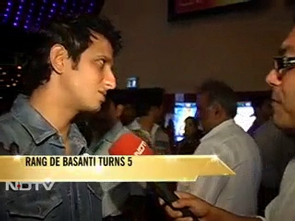 Sharman gets into ‘Rang De’ mood