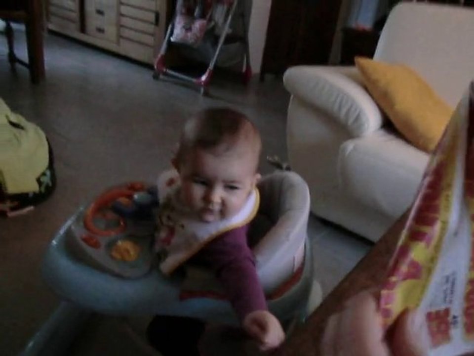 marche avant presque acquise avec le trotteur