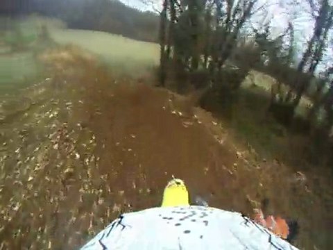 motocross cam embarqué sur terrain privé sa tire !!