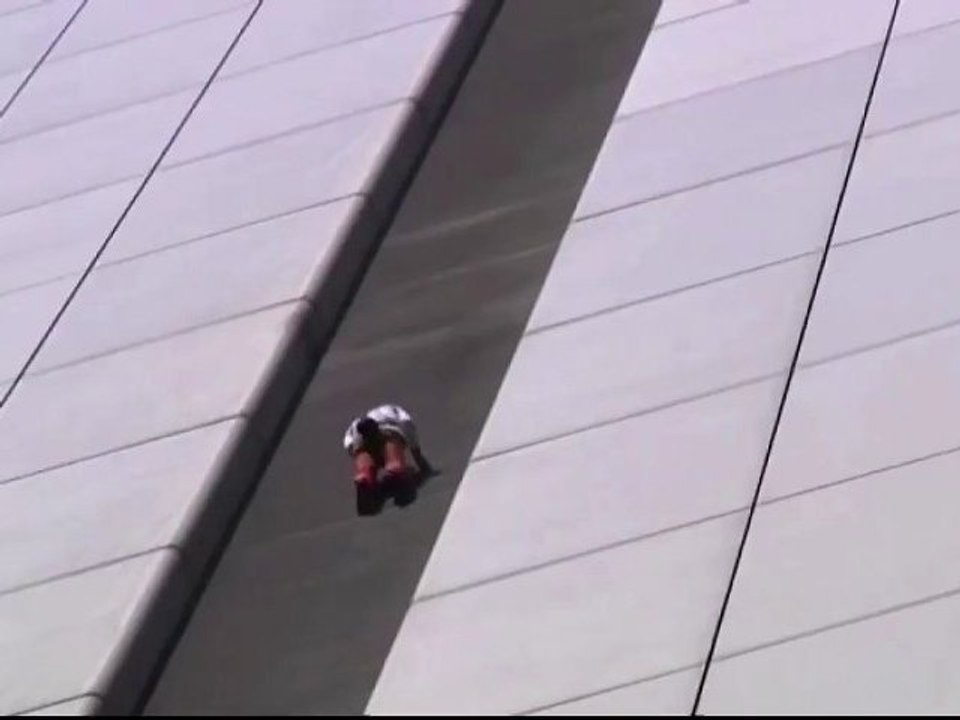 Alain ROBERT Hong Kong 2011