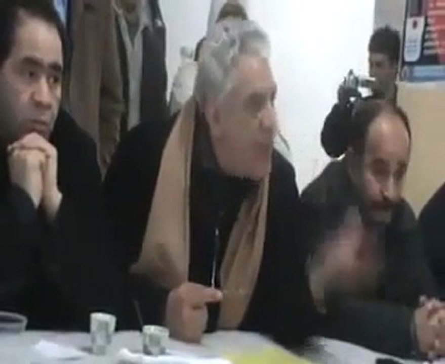 Algerie Message fort de Me Bouchachi_ Marche 9 Fev 2011.flv