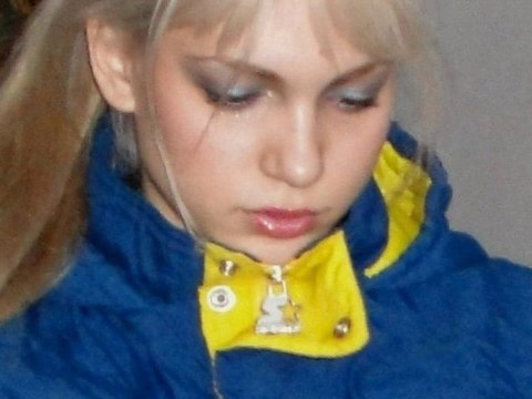 Laura Magori skiing in Austria Kaprun2011-Anyplace,anytime