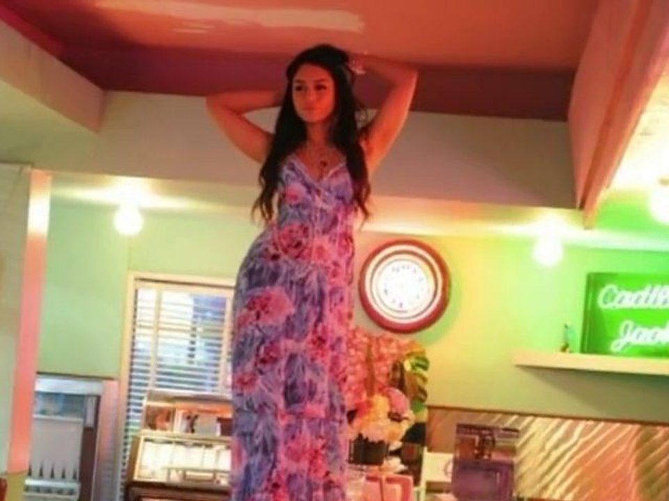 Exklusiv: hudgens:neues candieís girl