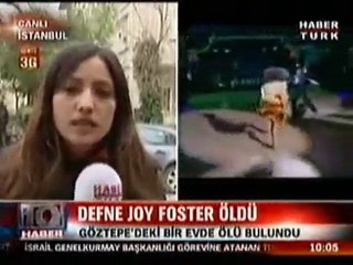 Defne Joy Foster Arkadaşının Evinde Ölü Bulundu