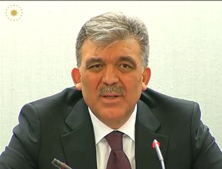 Cumhurbaşkanı Gül Strazburg’ta gazetecilerle bir sohbet etti