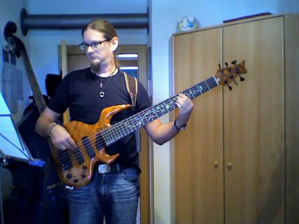 Whatever get´s you thru the Night - John Lennon - Bass Cover