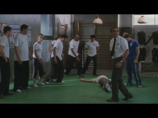 La claque (extrait HALAL POLICE D'ETAT)