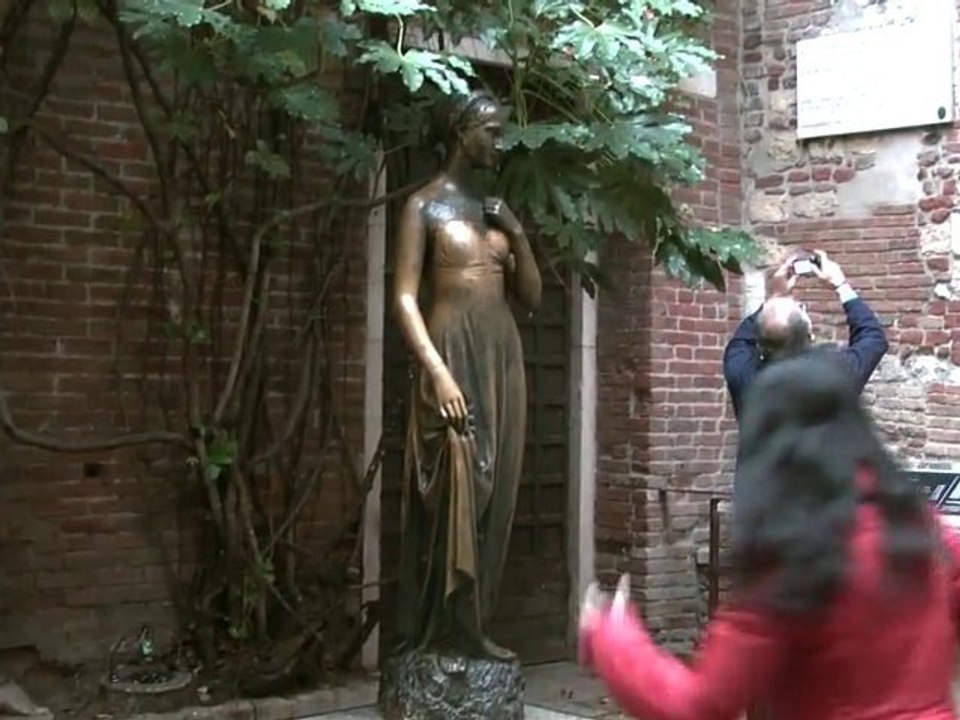 Verona via velo english