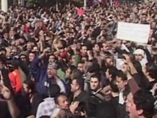 Egypte: la contestation s'amplifie, l'armée en renfort