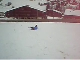 SoSo fait de la luge