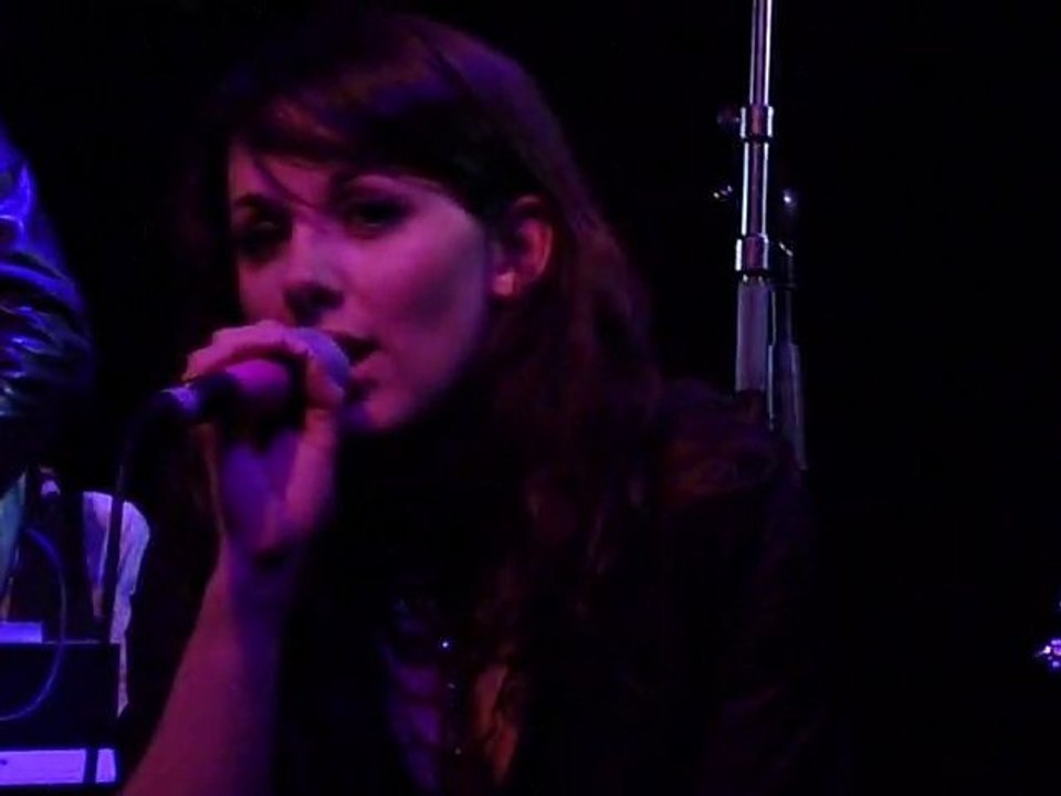 *L'amour flou*  -  Sam Neves  [Zèbre de Belleville 13.01.11]