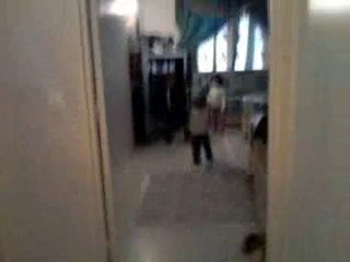 trois enfants et la moto.