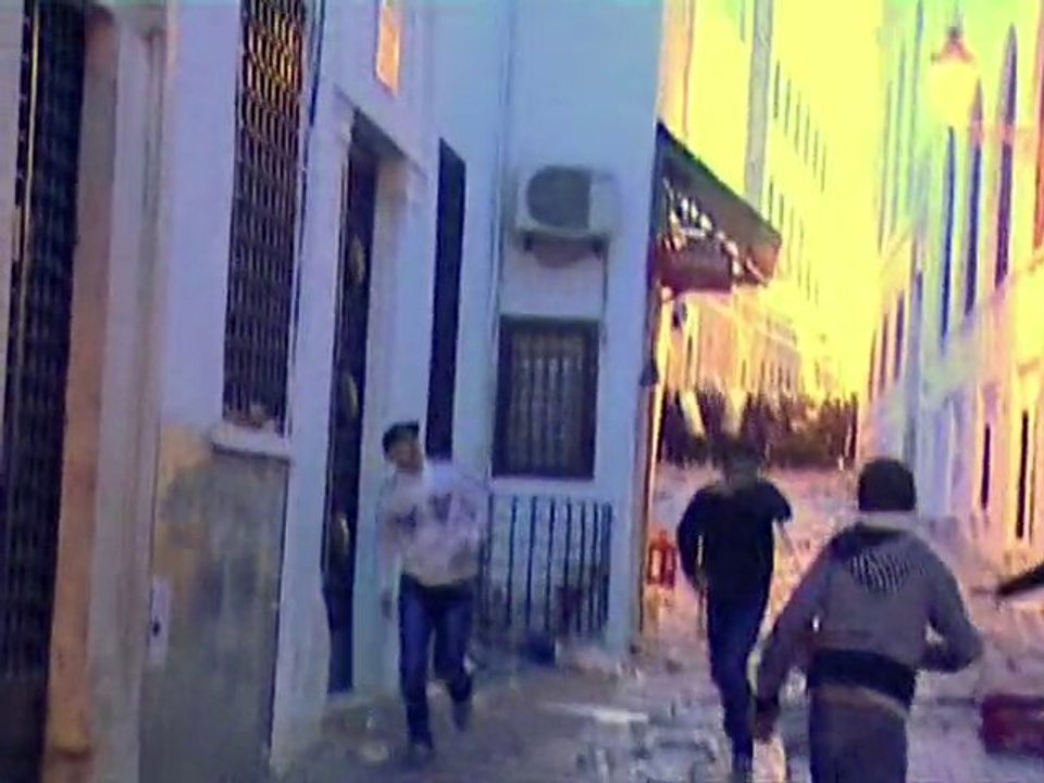 Tunisie: une quinzaine de blessés dans des heurts à Tunis