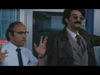 Halal Police d’Etat - Extrait "Arrivée à l'aéroport" [VF|HD]