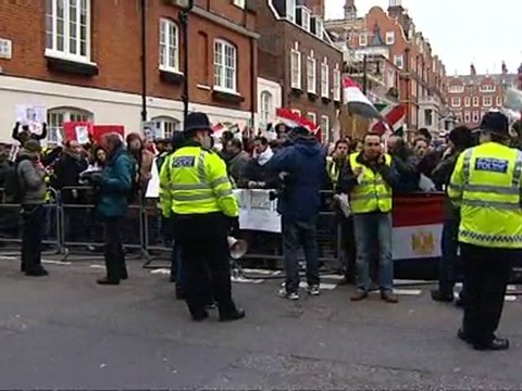 Islamic group protests at Egyptian embassy