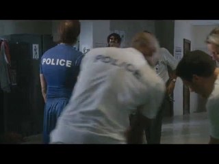 Halal Police D'Etat - Extrait "La Claque" [VF-HD]