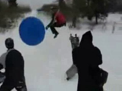 0091 - Régis descend une pente enneigée