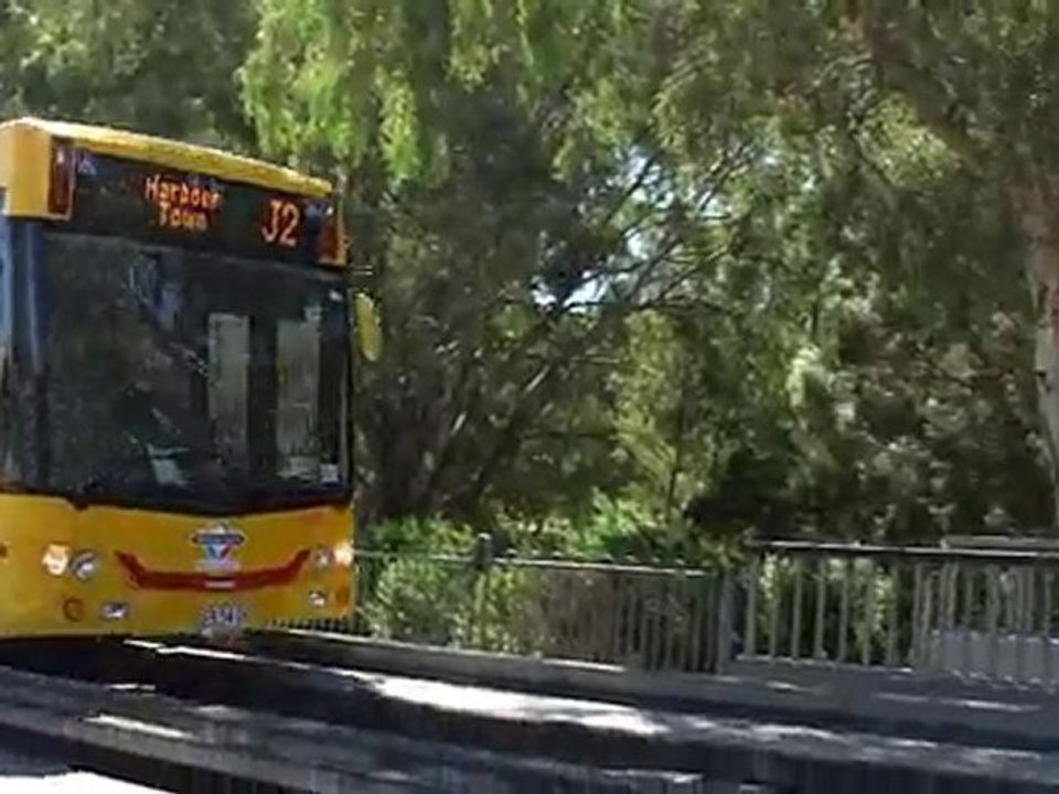 Scania K320UA on O-Bahn