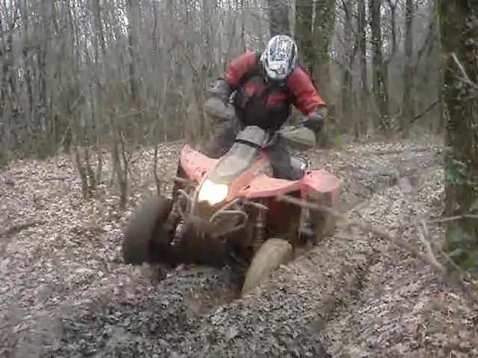 500 Scrambler 2010 dans un bourbier.