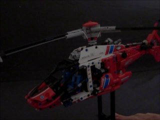 Hélicoptère Lego Technic 8068 modifié