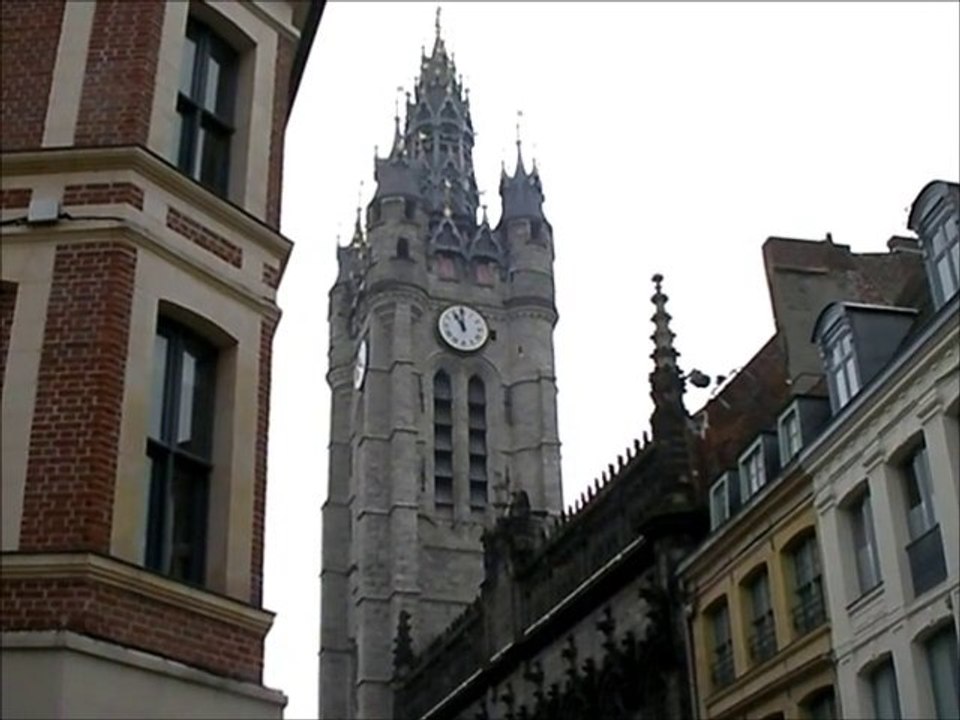 le carillon de Douai sonne 11h-Douai belfry carillon rings 1