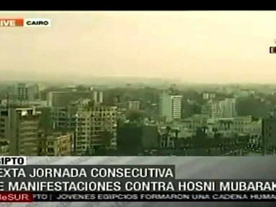 Siguen manifestaciones en Egipto, Mubarak se reúne con militares