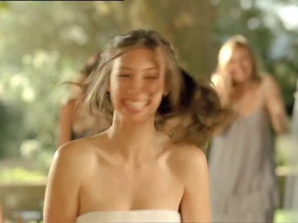 Publicité Le Petit Marseillais shampoing pour cheveux secs