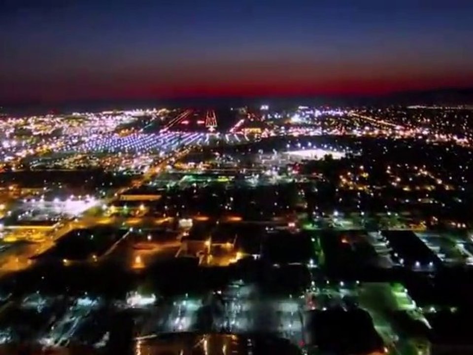 wilight Landing at LAX (Cockpit View)