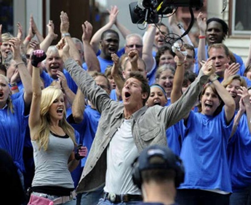 Watch Extreme Makeover: Home Edition, Season 8, Episode 16 |