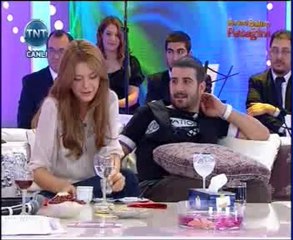 AYSUN KAYACI FAL BAKIYOR