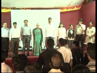 Shah Rukh Khan Gets Up Close And Personal With Shaina NC