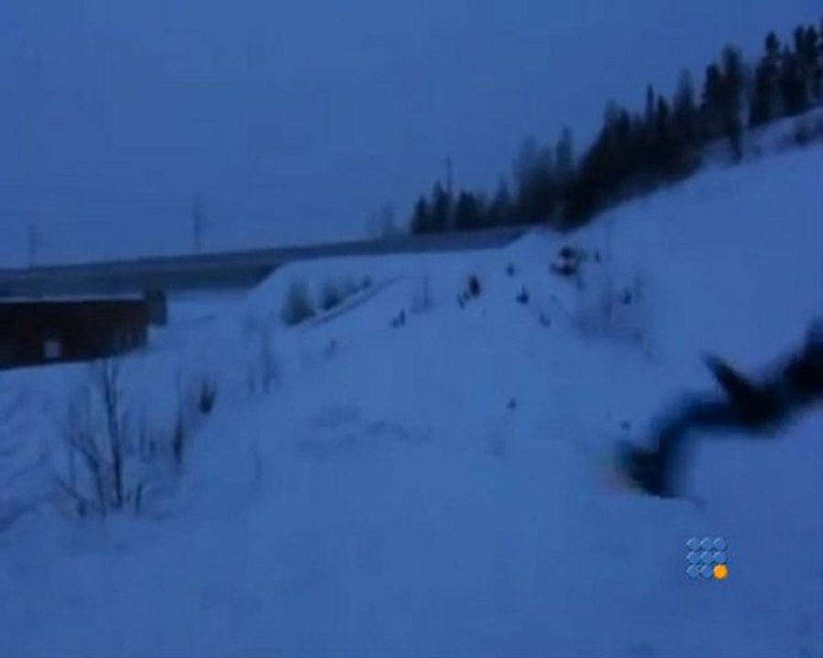 Saut périlleux arrière en ski raté - Ski Backflip Attempt