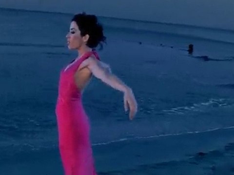 Burcu Güneş - Sahilden (feat. Ceza)