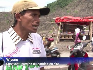 Turistas acuden a ver los destrozos provocados por volcán Merapi