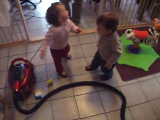 Isis, Célian et l'aspirateur